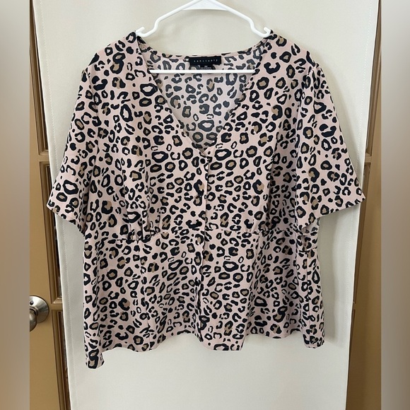 Sanctuary‎ Womens 2x Tan Leopard Print Button Up V-Neck Short Sleeve Blouse - Picture 1 of 7